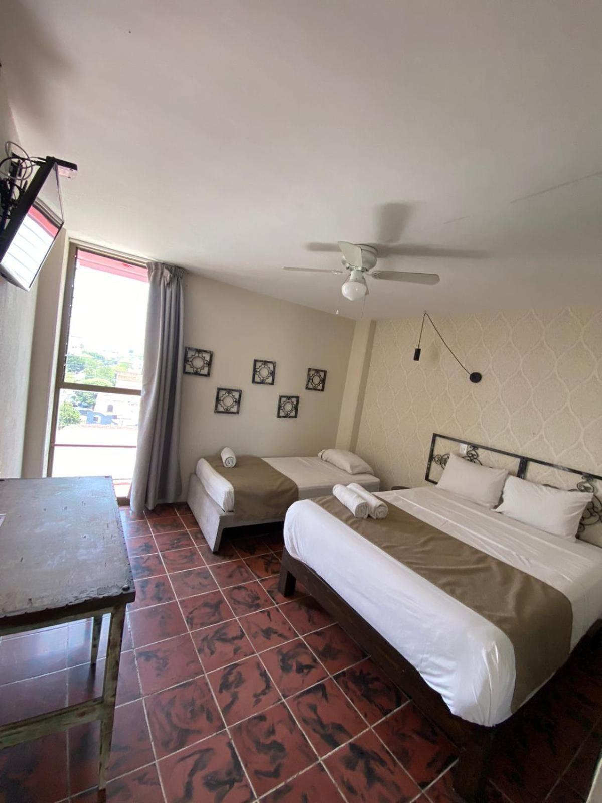 Hotel Flamingos Guadalajara Exteriör bild